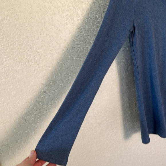 Talbots Women's XS Blue V-Neck Top Long Sleeve 100% Cotton The Talbots Tee NWT - Picture 3 of 5